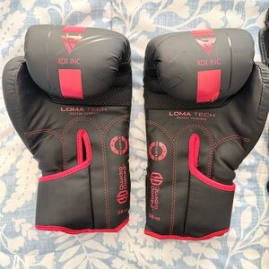 KIDS RDX Loma Tech Boxing Gloves in Black 8 oz for MUAY THAI & SPARRING